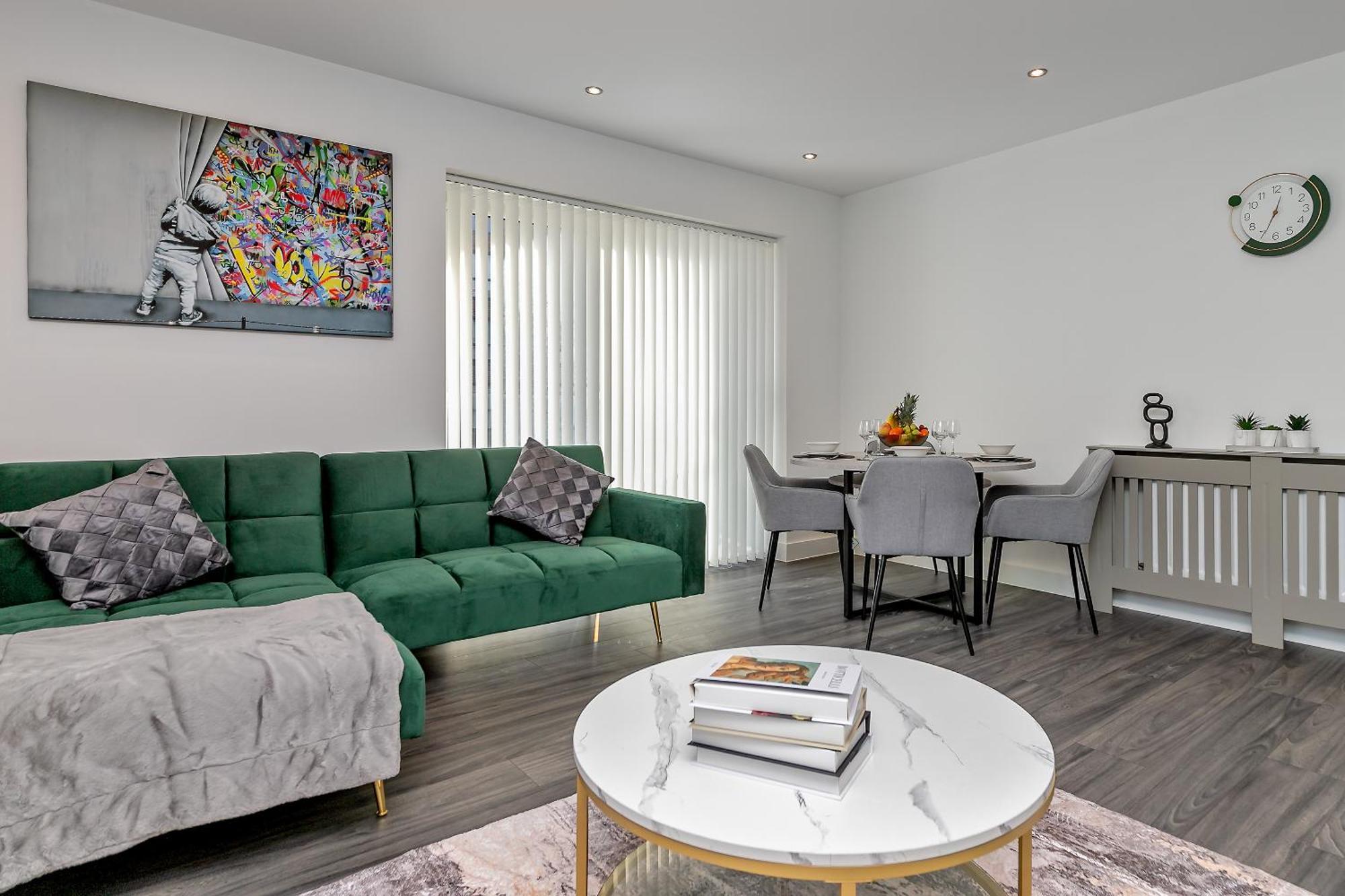 Apartment Premium Airport Suite~free Parking~luxury Condition~balcony~fantastic Location Close To Train Station & Town Centre Luton (Bedfordshire)